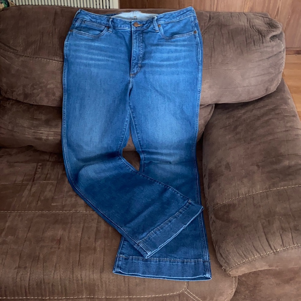 Woman’s size 33/34 Wrangler Retro jeans/ High rise trousers!